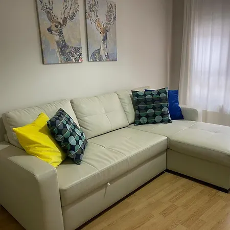 Enol Apartment *